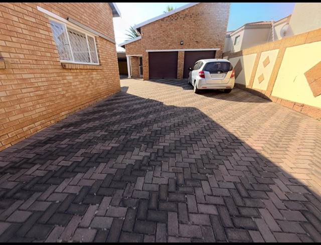 4 BEDROOM HOUSE FOR SALE IN ERASMIA